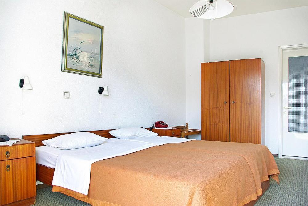 Hotel Helios Paralía Pokoj fotografie